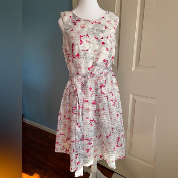 Tommy Hilfiger dress side 8 - Picture 3 of 7